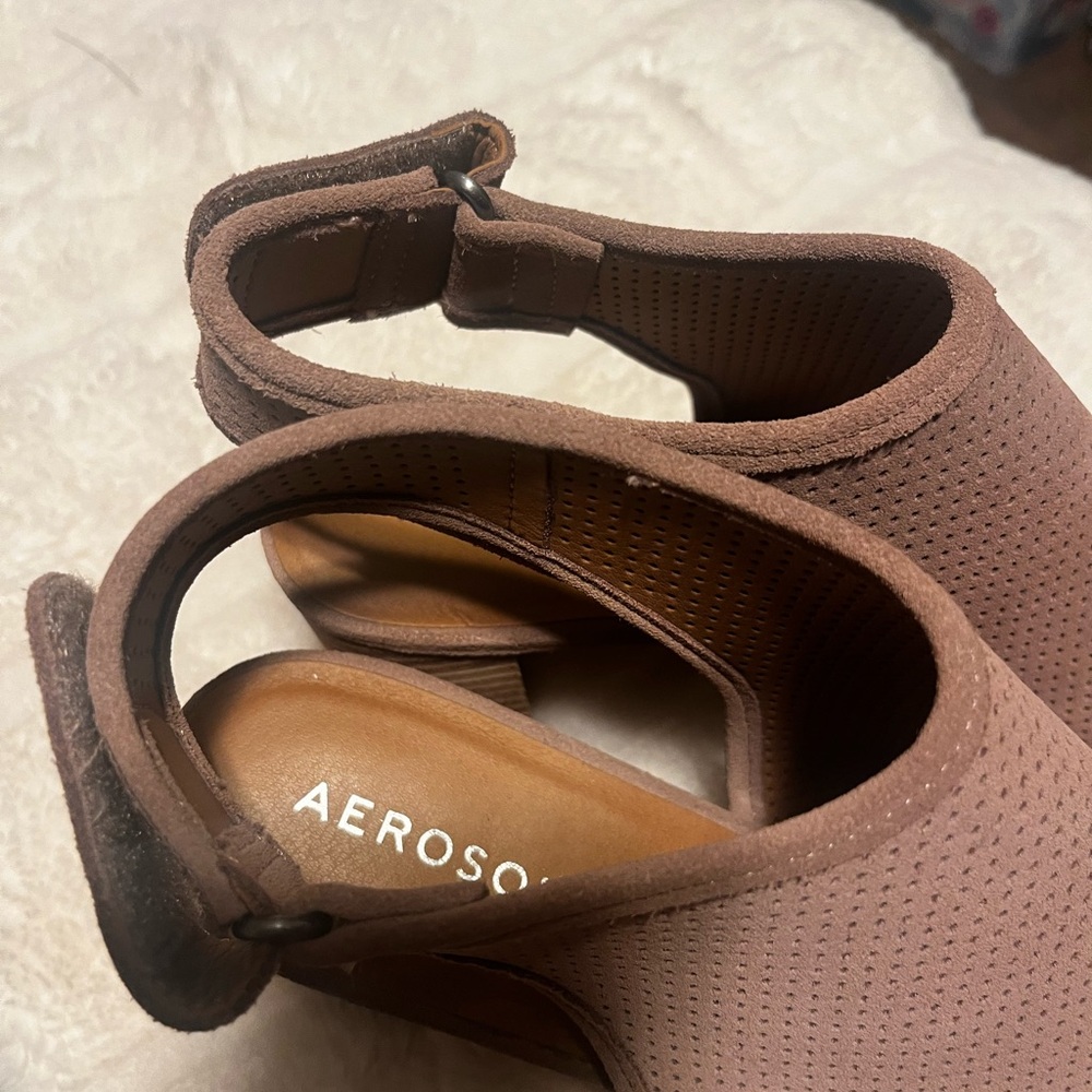 AEROSOLES Women's blush peep toe sandals